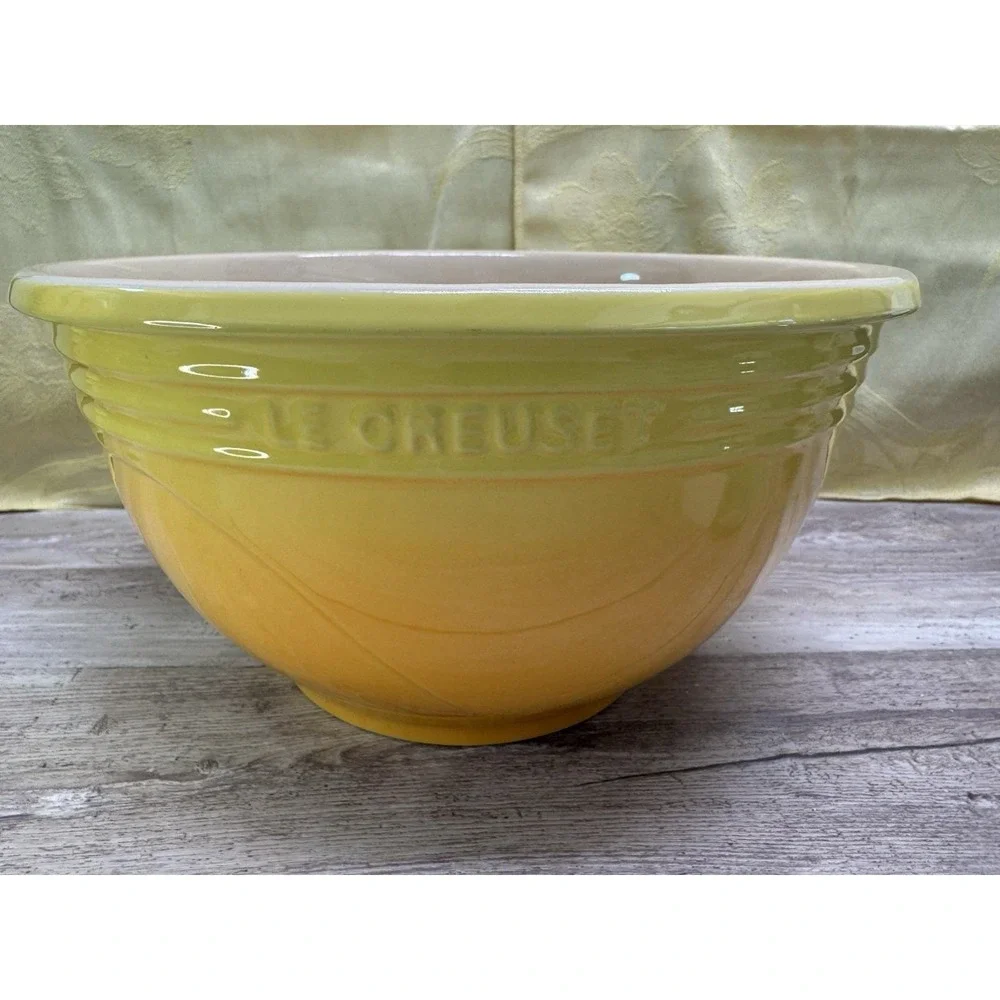 Le Creuset XL Mixing Bowl 4.4L 4.6 Qt Yellow Soleil Gradient RETIRED 12